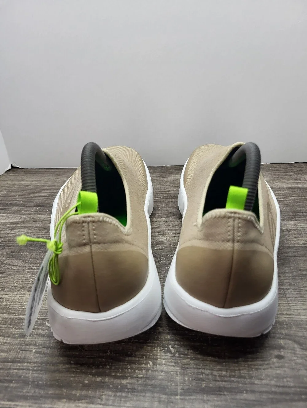 Oofos Oomg Eezee White Taupe Men's Size 10 New Slip-On Shoes New
